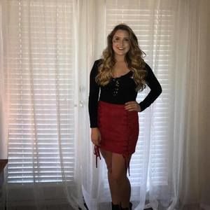 Meet your Posher, Natalie